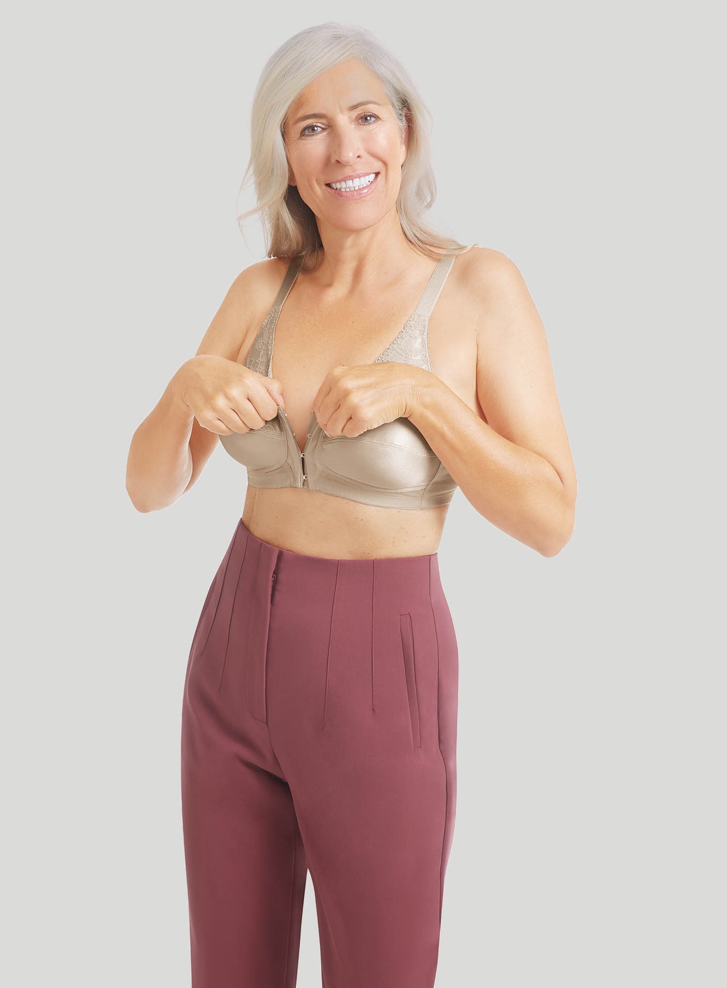 Amoena: Nancy Soft Cup Front Opening Mastectomy Bra Light Sand