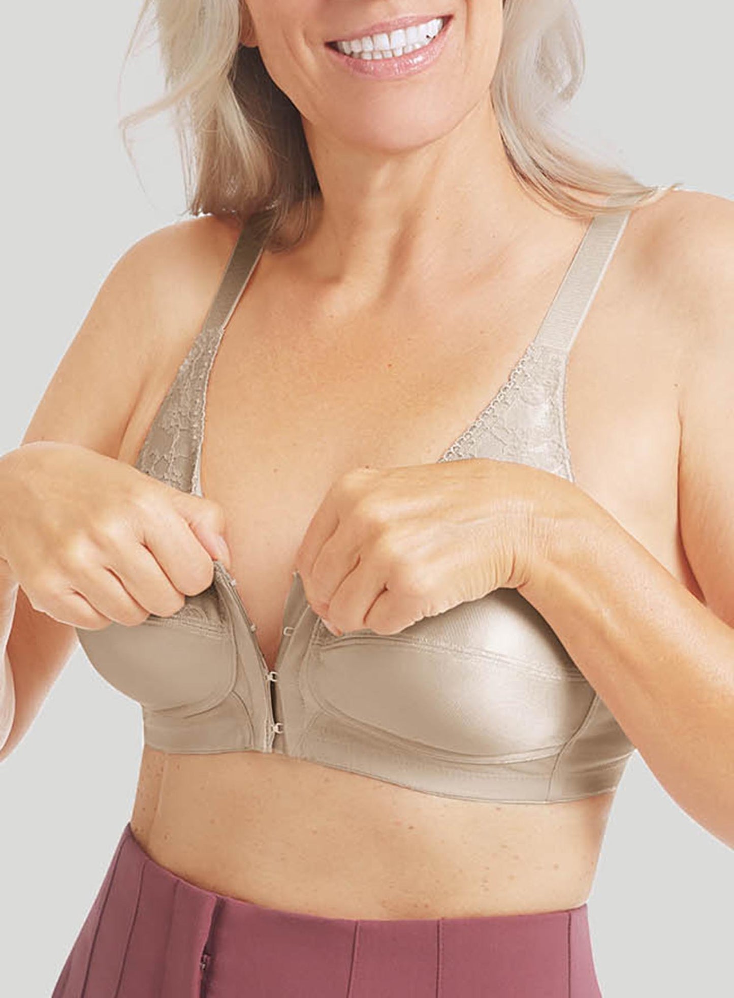 Amoena: Nancy Soft Cup Front Opening Mastectomy Bra Light Sand