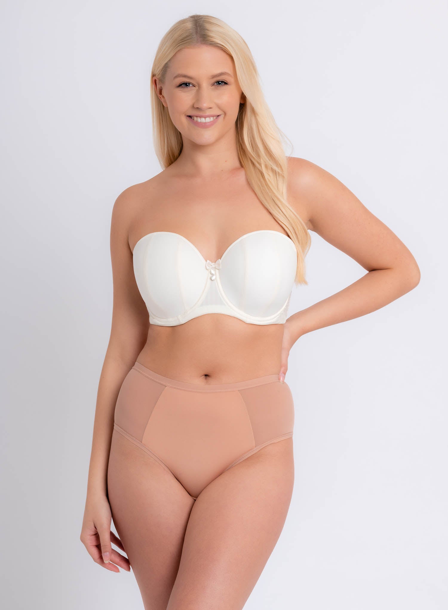 CONVERTIBLE LONGLINE STRAPLESS… . . Here is the perfect strapless bra for  heavy, full breast. Our new low back, strapless longline conv