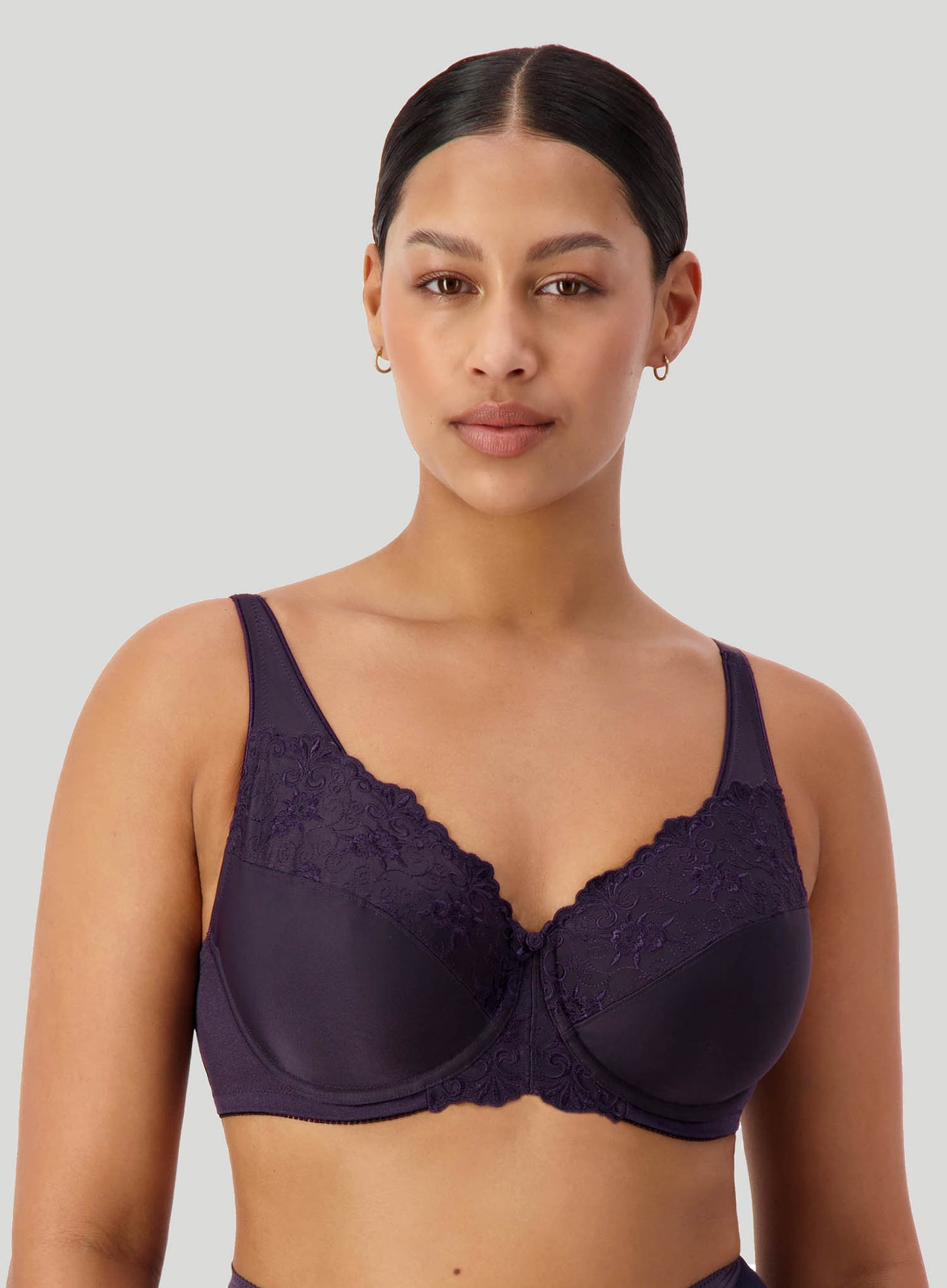 Triumph: Embroidered Minimiser Underwired Bra Blueberry