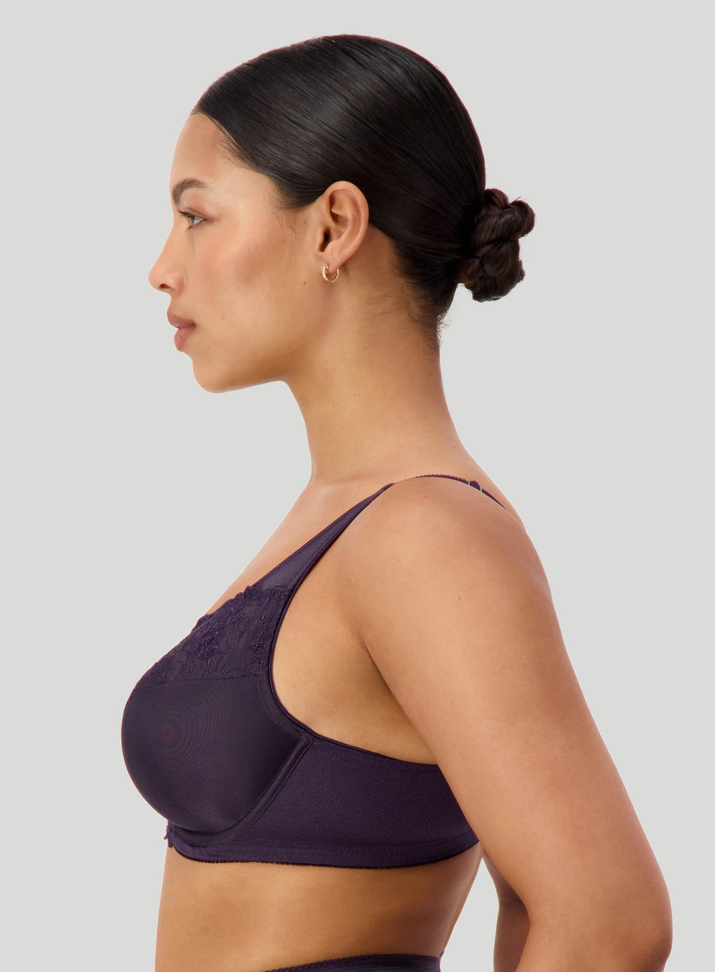 Triumph: Embroidered Minimiser Underwired Bra Blueberry