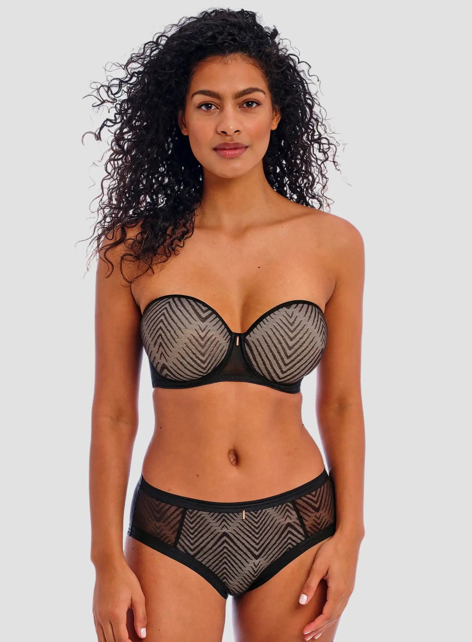 Freya: Tailored Short Black