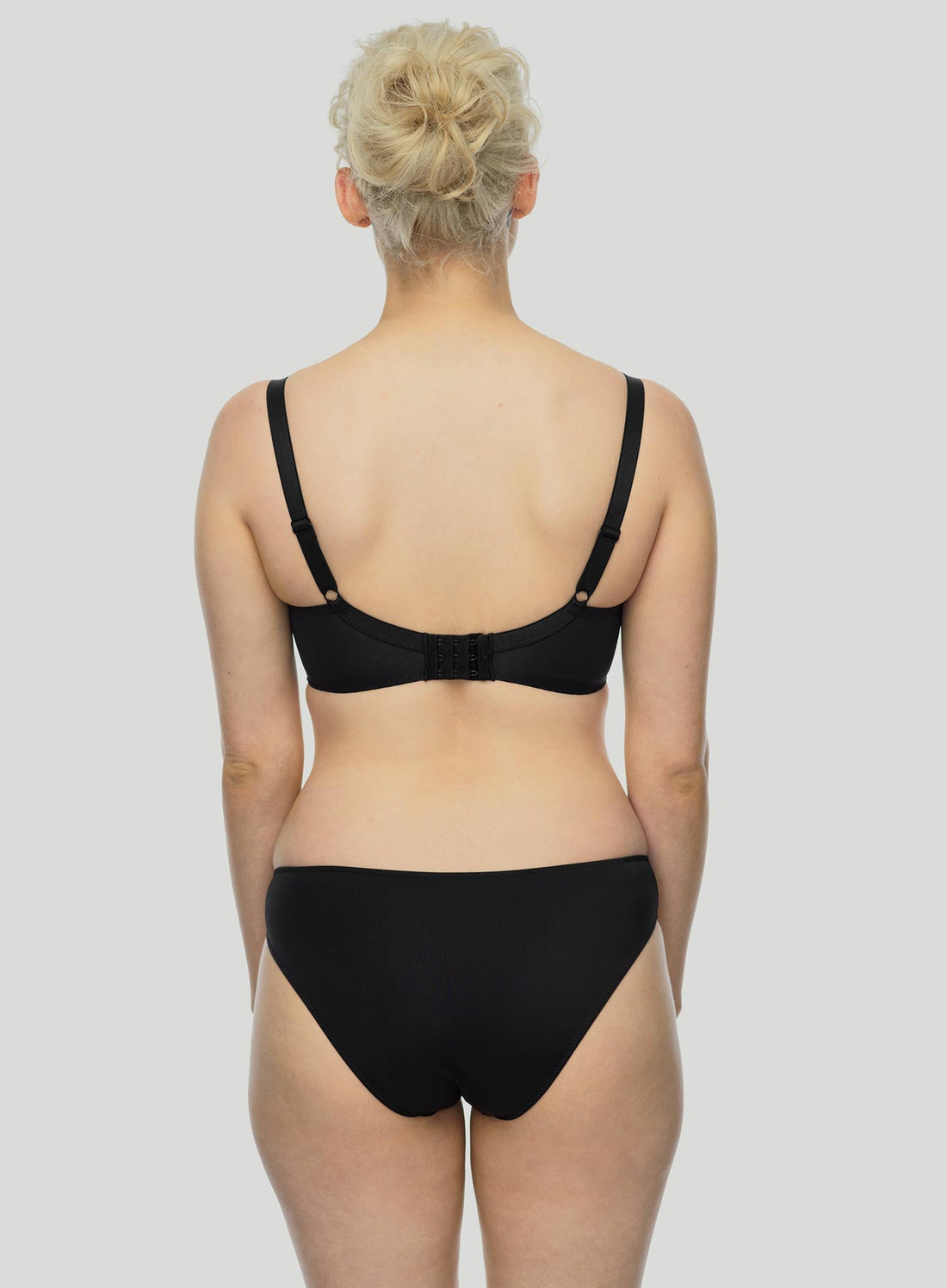 Corin Virginia Spacer Bra in Navy