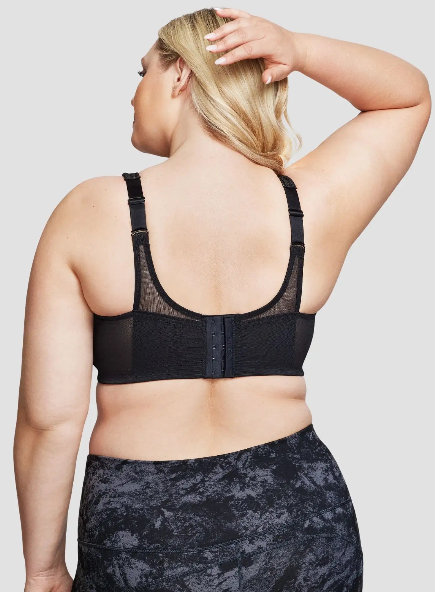 Glamorise: Magic Lift Full Figure Sports Bra Black