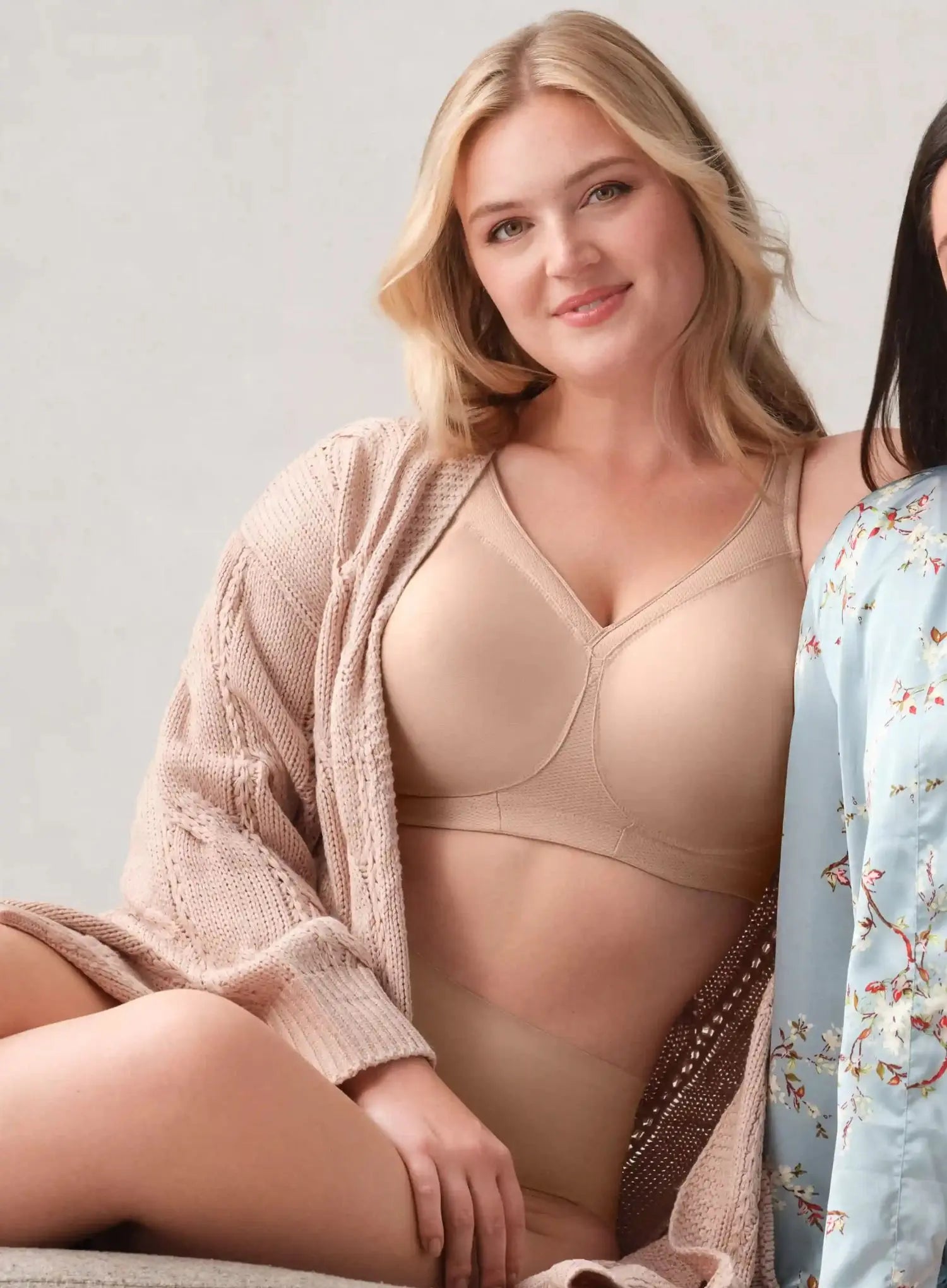 Glamorise: Magic Lift Full Figure Sports Bra Cafe