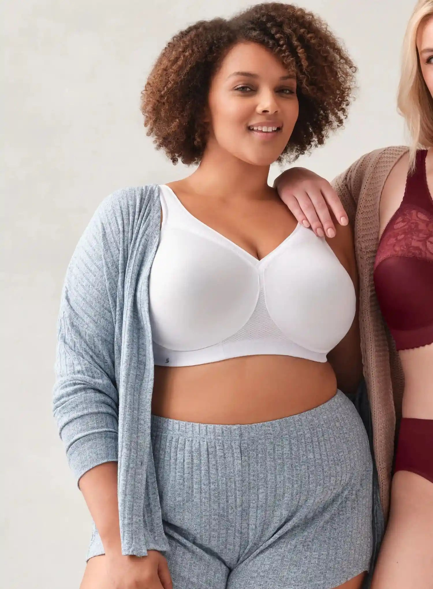 Glamorise: Magic Lift Full Figure Sports Bra White
