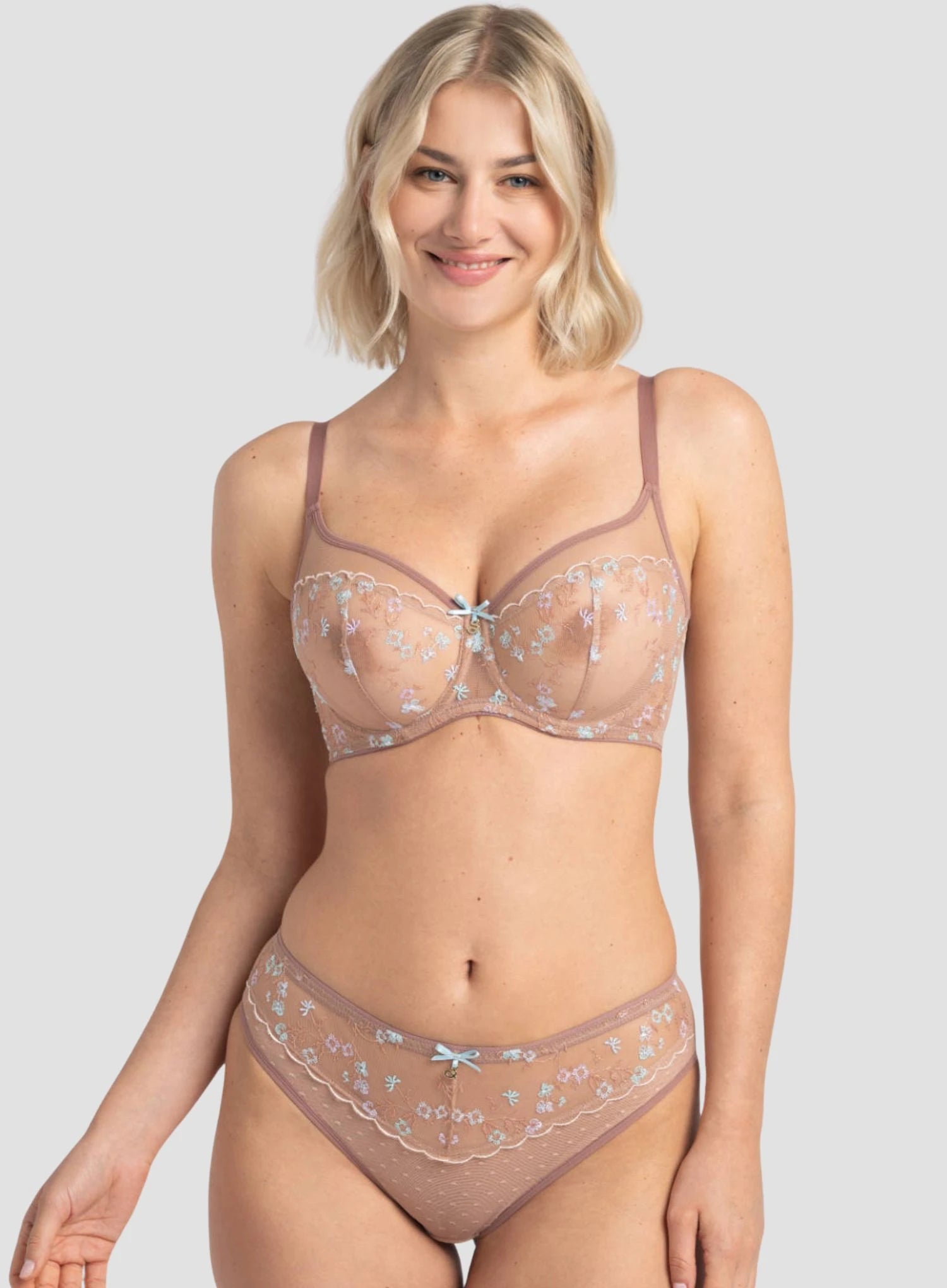 Samanta Lingerie: Margaret Thong Cappucino