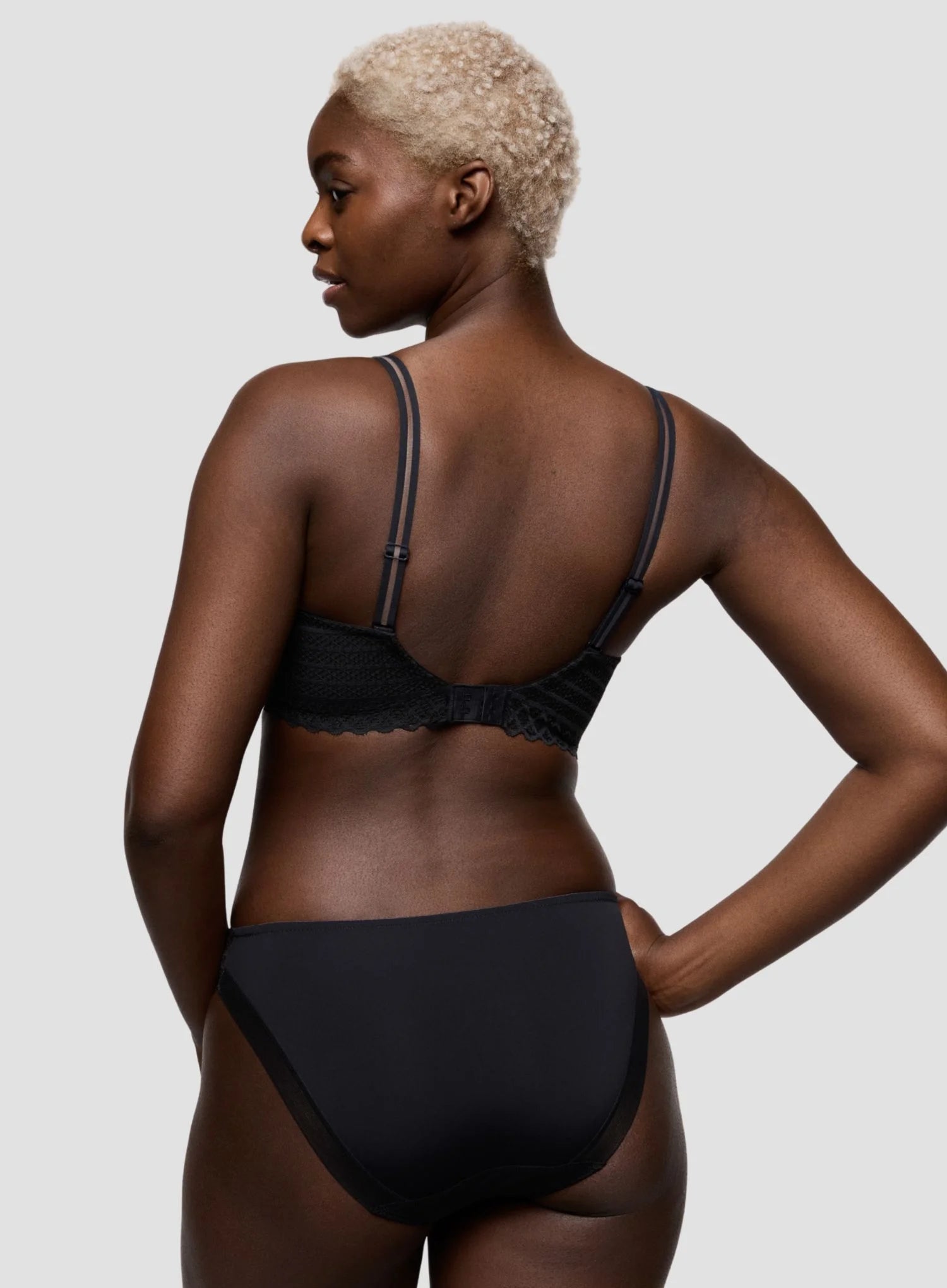 Primadonna Twist: Twist Side Padded Heart Shape Bra Charcoal