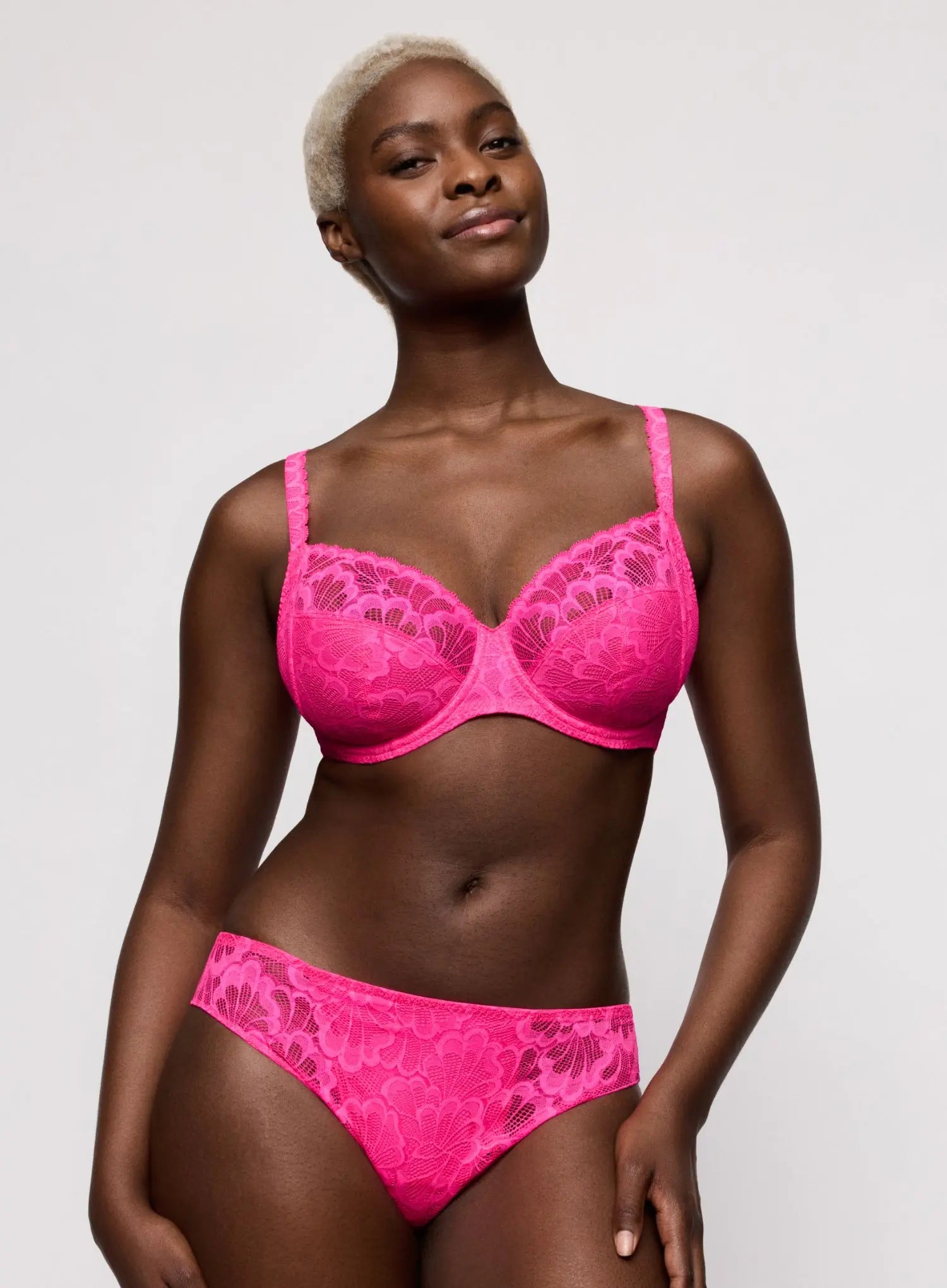 Primadonna Twist: Mocuto Rio Brief Pixie Blossom
