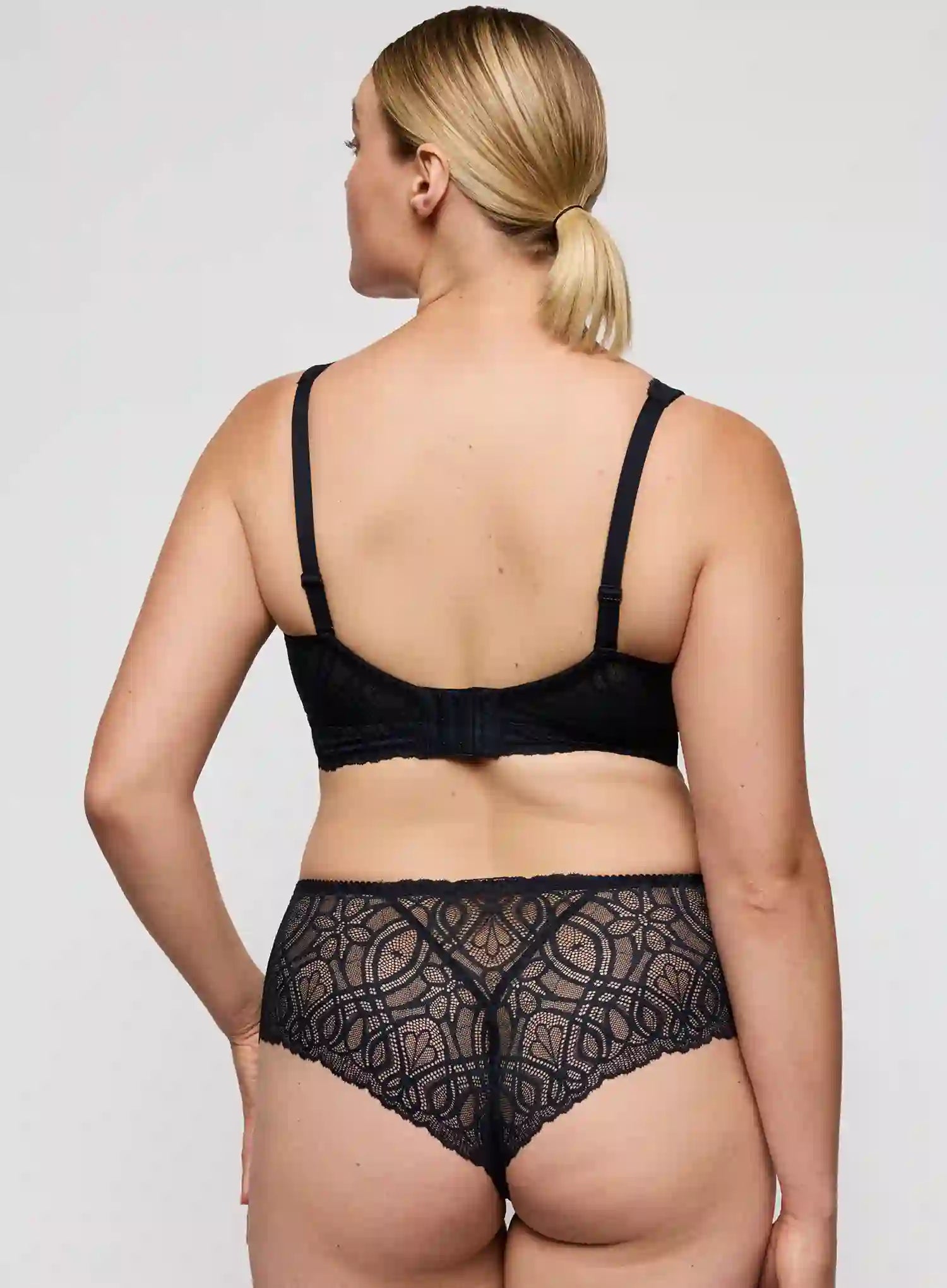 Primadonna: Salerno Luxury Thong Midnight Blue