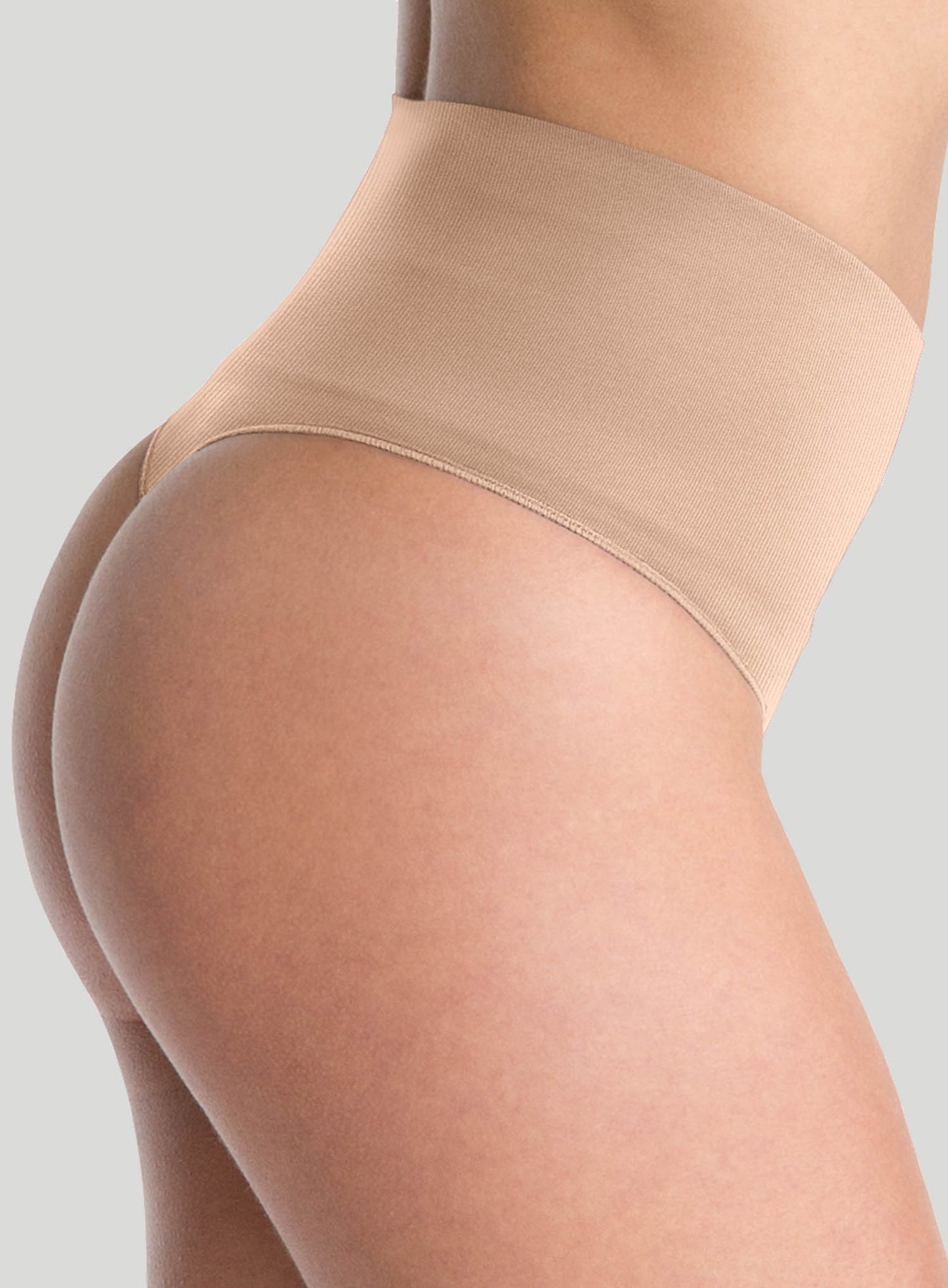 Spanx: Everyday Shaping Thong Nude