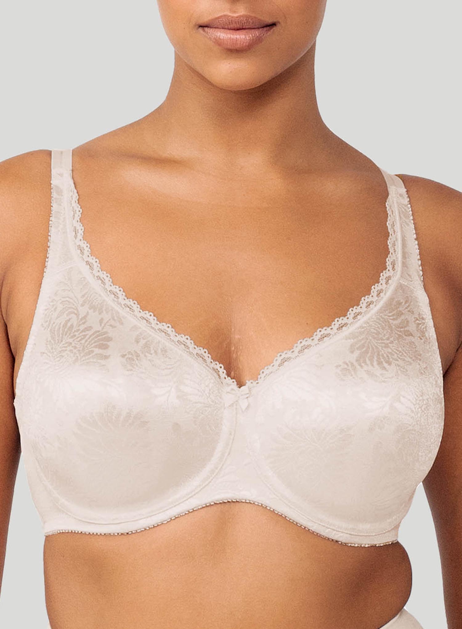Wacoal: Lisse Underwired Moulded Non Padded Bra Frappe – DeBra's