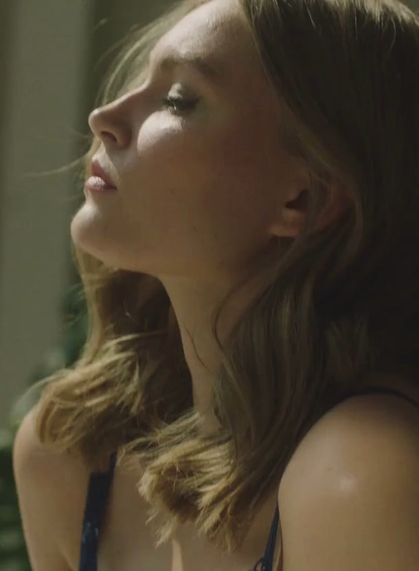 PR0563182ROY_PrimaDonna_Sophora%20Hotpants_Royal_04.mp4