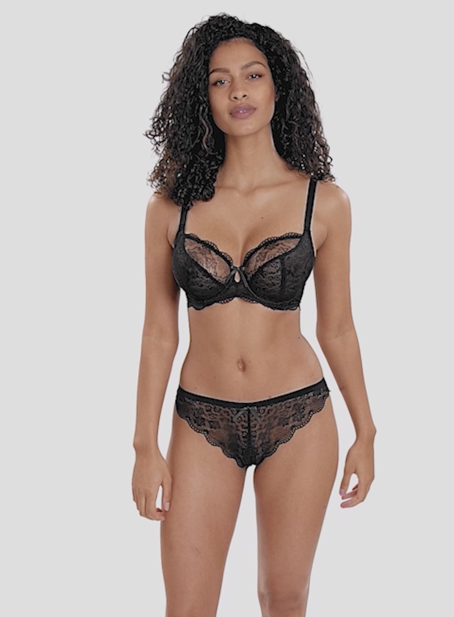 AA1017_Freya_Freya%20Fancies%20Brazilian_Black_04.mp4