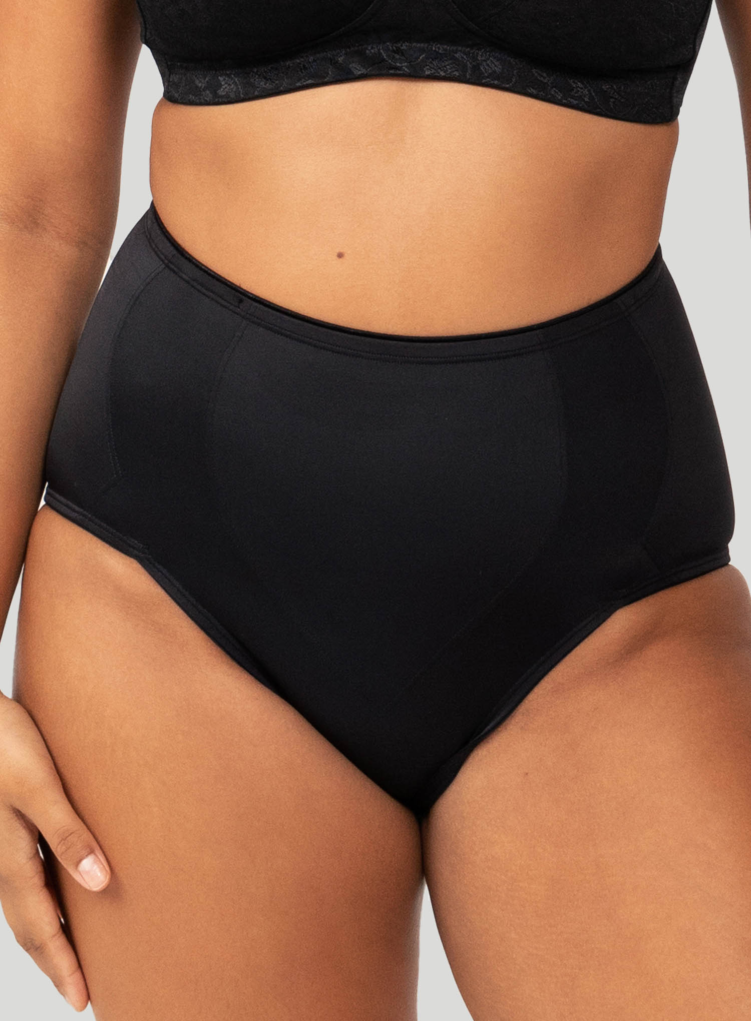 Triumph: Minimiser Hips Panty Black – DeBra's