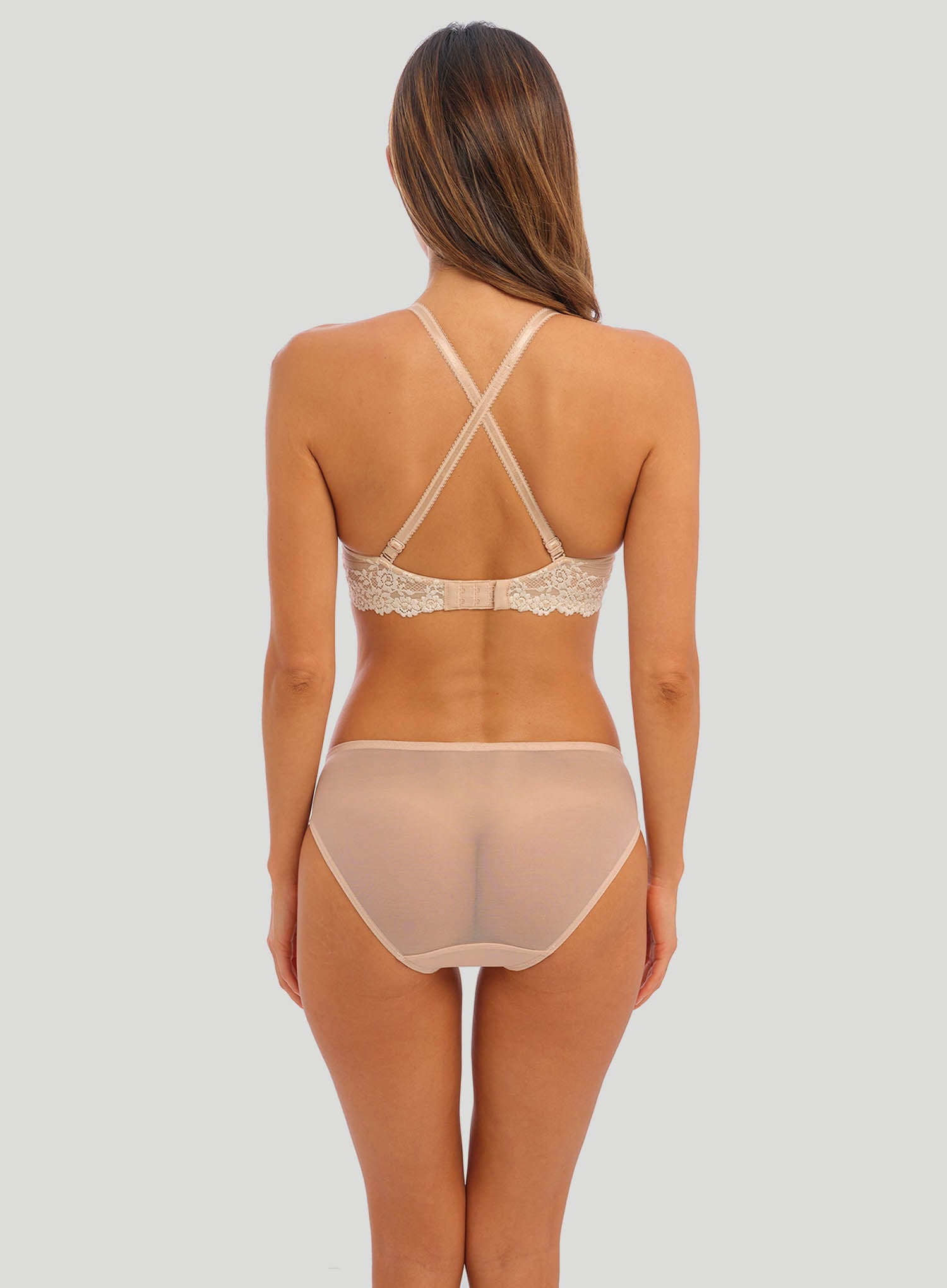 Wacoal: Embrace Lace Plunge Underwired Bra Nude – DeBra's